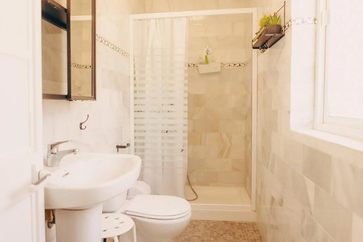 Thera Beachfront Villa - Sea Views & Free Parking 콘일데라프론테라 스페인