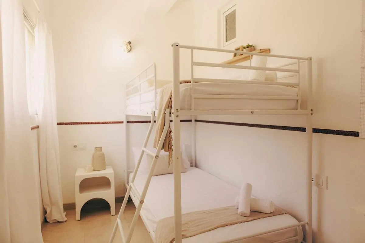 Thera Beachfront Villa - Sea Views & Free Parking 콘일데라프론테라